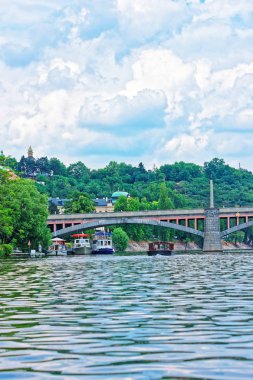 Prag'da Vltava Nehri üzerinde Jirasek köprü