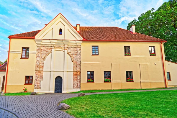 Épület építészeti Vilniusban — Stock Fotó