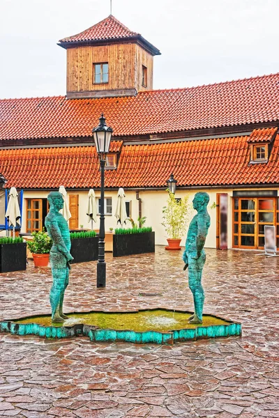 Statue di pipì al Museo Kafka di Praga — Foto Stock