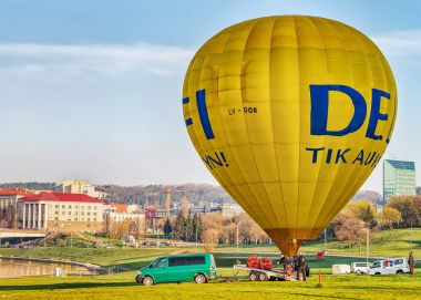 Hava balonu patladı