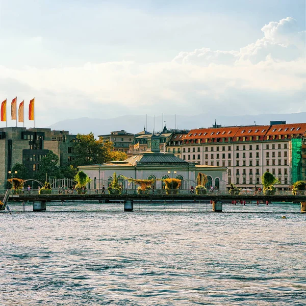 Puente de la Máquina sobre el Lago de Ginebra — Foto de Stock