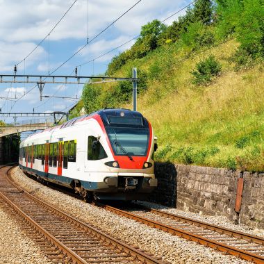 Lavaux bağ izi İsviçre hiking teraslar tren