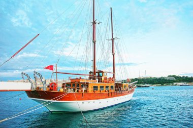 Malta Valletta Grand Harbor'da gemi