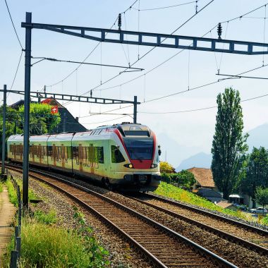 Tren bağ teraslar Lavaux İsviçre de çalışan