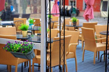 Eski Pazar Meydanı Poznan üzerinde sokak Restoran
