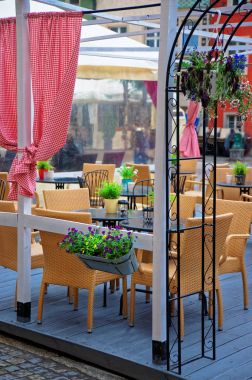 Poznan eski pazar meydanında sokak Restoran