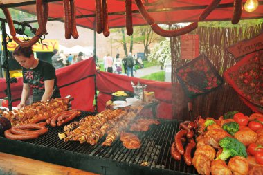 Sayaç tüccar ile yemek ve geleneksel satış Lehçe gıda Krakow