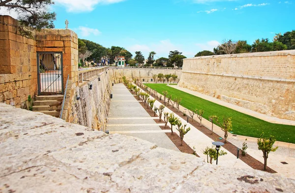 Muralhas de Mdina na cidade velha fortificada Malta — Fotografia de Stock