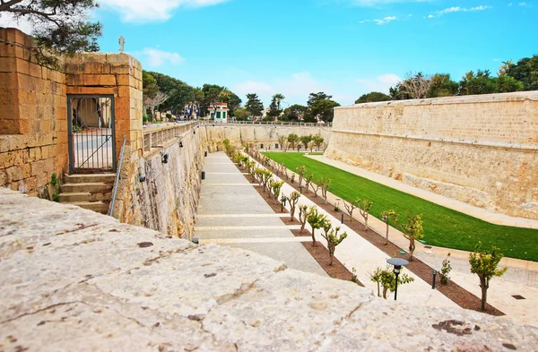 Mdina muren in oude vestingstad Malta — Stockfoto