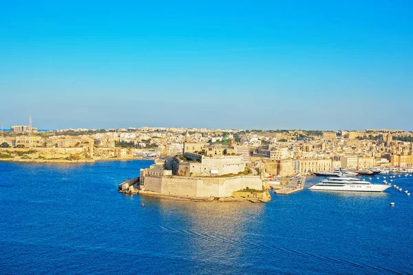 Birgu 在大港口瓦莱塔马耳他圣安杰洛堡垒 — 图库照片