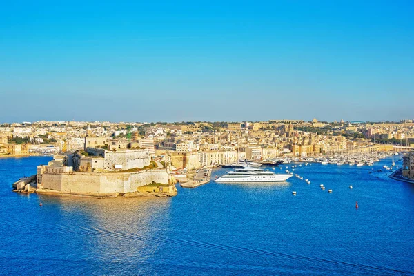 Форт Святого Анджело в Биргу в Большой гавани Валлетта Мальта — стоковое фото