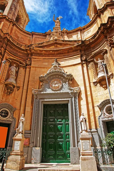 Fachada de Basílica de Santo Domingo en La Valeta Malta — Foto de Stock