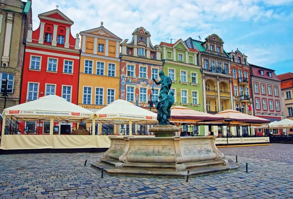 Fuente de Neptuno en la Plaza del Mercado Viejo Poznan — Foto de Stock