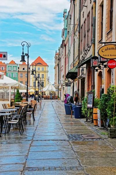 Cafes and restaurants in Old Market Square Poznan — Stock Photo, Image