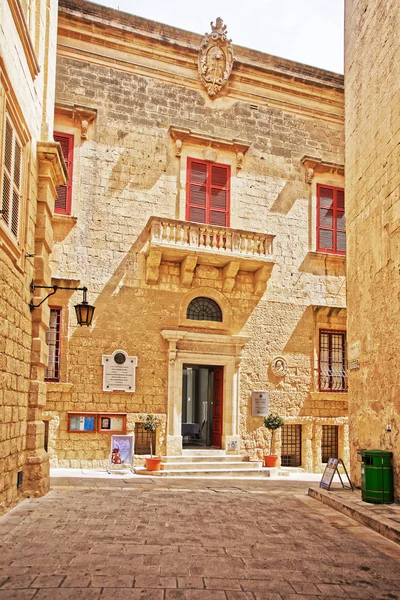 Vista sulla strada di Palazzo de Piro a Mdina — Foto Stock