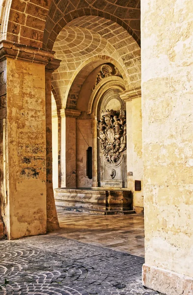 Courtyard of Grandmaster palace Valletta — Stock Photo, Image