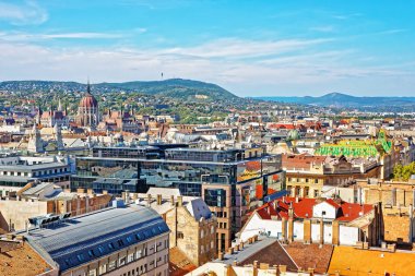 Macaristan Parlamentosu'nun ev ve şehir merkezi Budapeşte panoramik görünüm