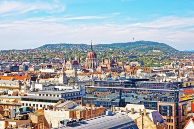 Macaristan Parlamento Binası ve Budapeşte şehir merkezi panoramik manzarasının