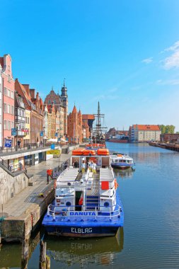 Gdansk Motlawa Nehri'nin Waterside adlı feribot