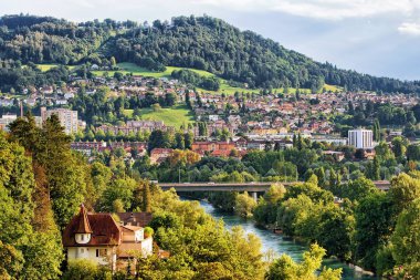 Şehir ve Bern Aare Nehri Panoraması