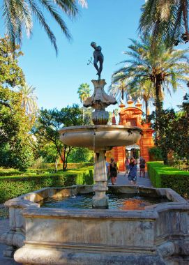 Sevilla 'daki Royal Alcazar yeri 'nde Çeşme