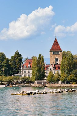 Lozan'da Chateau yiyen ve Cenevre Gölü dolgu
