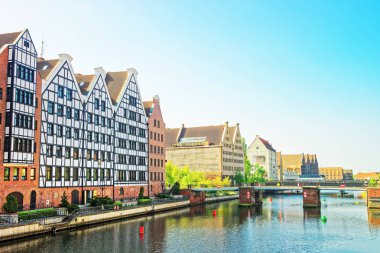 Waterfront Motlawa Gdansk nehir köprüsü