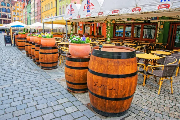 Вуличних кафе в Старому місті Вроцлав — стокове фото
