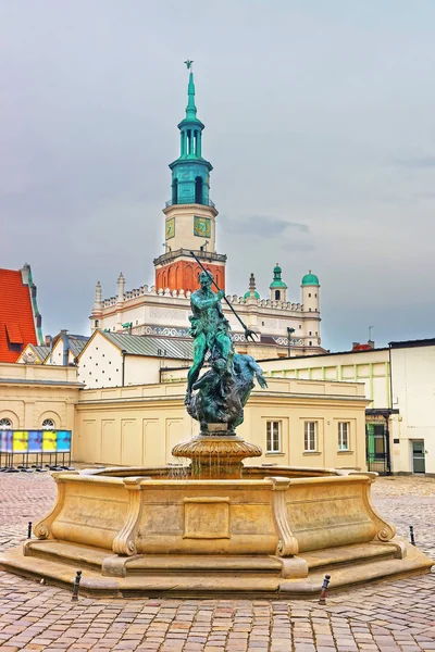 Fuente Neptuno en la Plaza del Mercado Viejo Poznan — Foto de Stock