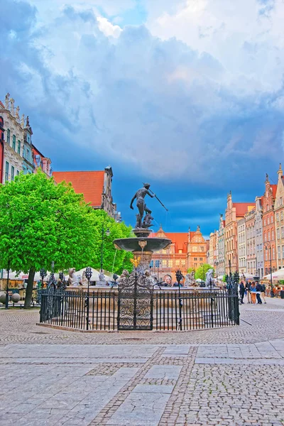 Posąg Neptuna na rynku długo Gdańska — Zdjęcie stockowe