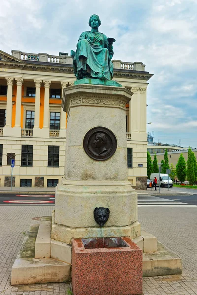 Статуя Геи в библиотеке Рачиньского в Познани — стоковое фото