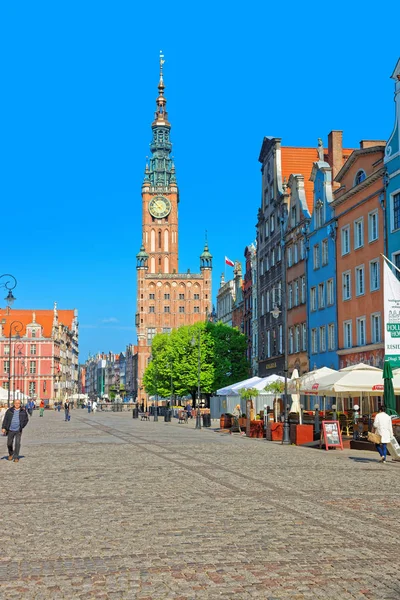 Ayuntamiento y Plaza Dlugi Targ de Gdansk — Foto de Stock