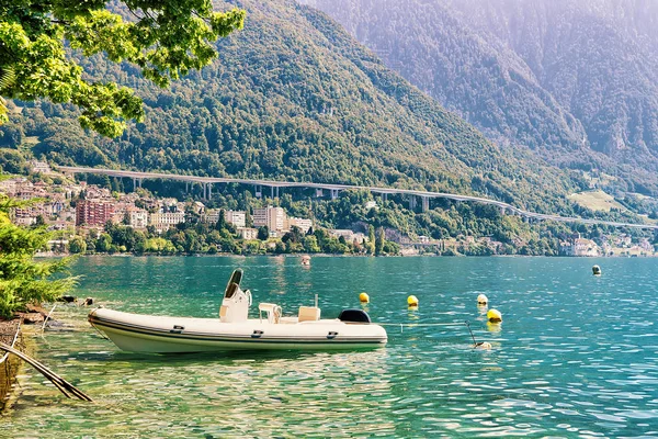 Sail boat at Geneva Lake in Montreux — Stock Photo, Image