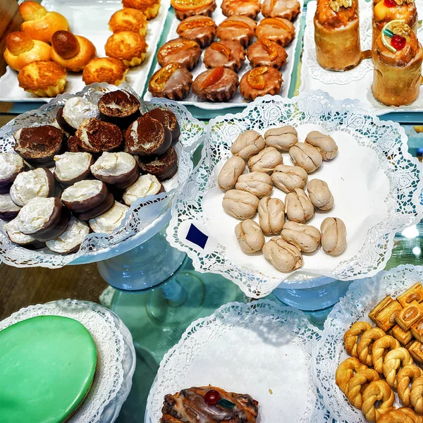 手工制作的饼干和糖果在伯尔尼的混合 — 图库照片