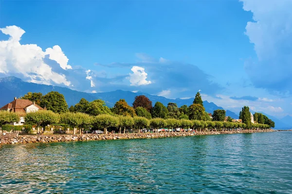 Lakefront of Geneva Lake in Vevey — Stock Photo, Image