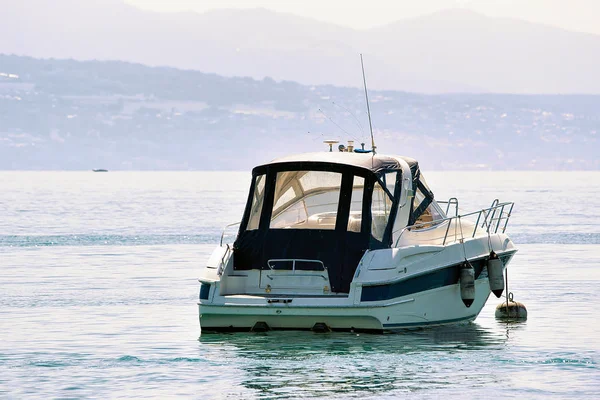Motor boat at Geneva Lake in Lausanne — Stock Photo, Image