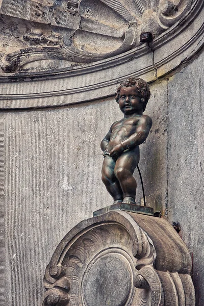ブリュッセルでの小さな男おしっこ噴水像 — ストック写真
