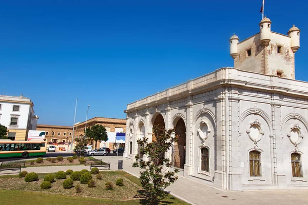 Puerta de entrada a la ciudad vieja de Cádiz —  Fotos de Stock