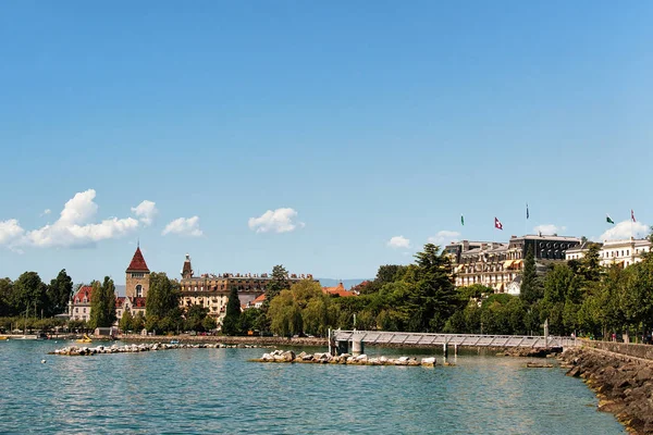 Chateau ouchy und Genferseepromenade in lausanne — Stockfoto