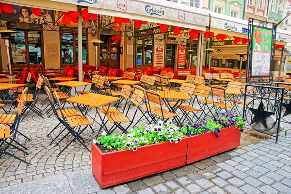 Вуличних кафе в центрі Старого міста Вроцлава — стокове фото