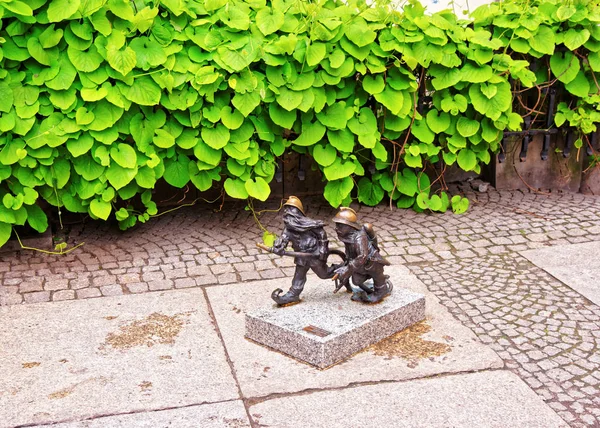 Small dwarf figurines as symbol of Wroclaw — Stock Photo, Image