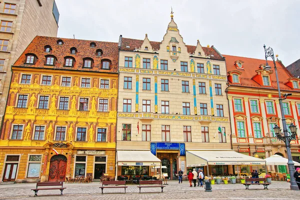 Emberek-on piac Square, Wroclaw — Stock Fotó