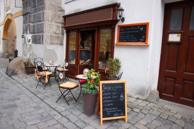 Sokak cafe bar eski şehirde, Cesky Krumlov