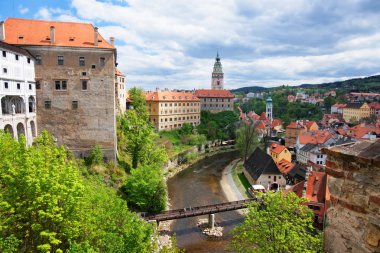 Devlet Kalesi ve bend Vltava Cesky Krumlov Nehri