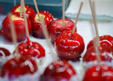 Noel pazarı Vilnius, sırlı lolipop elma ile durak