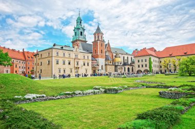 Wawel Katedrali ve insanlar Krakow