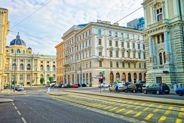 Shmerlingplatz with view on Museum of Natural History Vienna — Stock Photo, Image