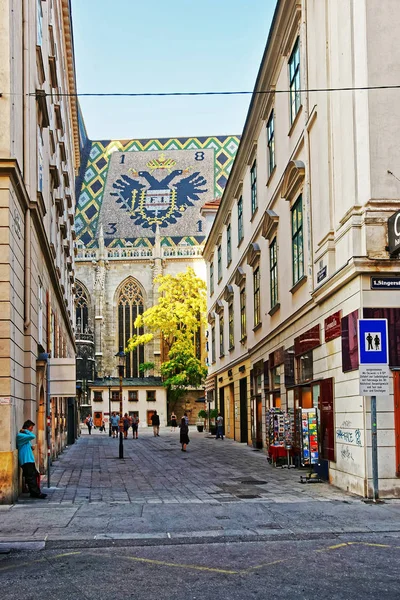 Мозаичная черепица собора Святого Стефана в Вене — стоковое фото