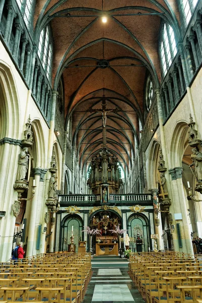 Interiér kostela Panny Marie v Bruggách — Stock fotografie