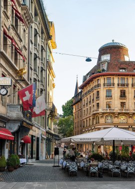 İnsanlar yer Longemalle Meydanı Geneva city Center